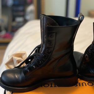 Authentic Louis Vuitton Metropolis Flat Ranger